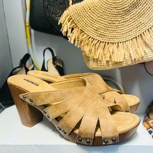 Sonoma Good brown chunky heel- never used